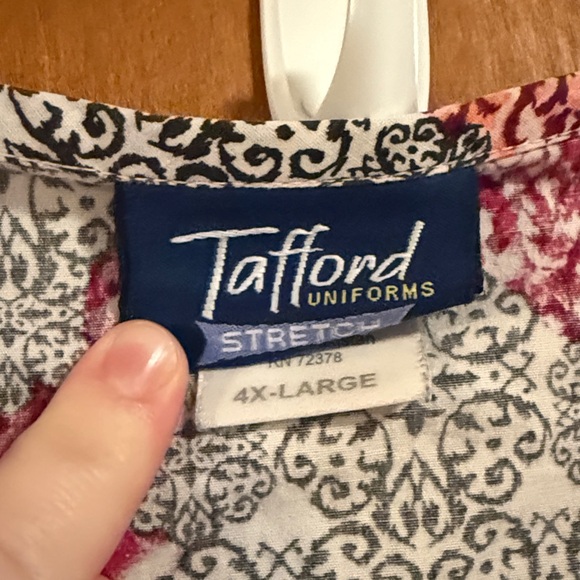 Pink/Orange Pattern Scrub Top - Picture 4 of 4